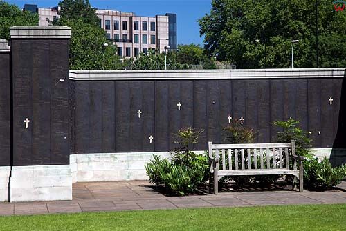 Londyn. Pomnik poległym w wojnie 1914-1918 przy Tower Hill St.